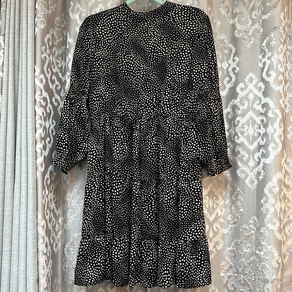 Emma & Michele Dresses & Skirts - Emma & Michele High Neck Chiffon Long Sleeve Short Dress